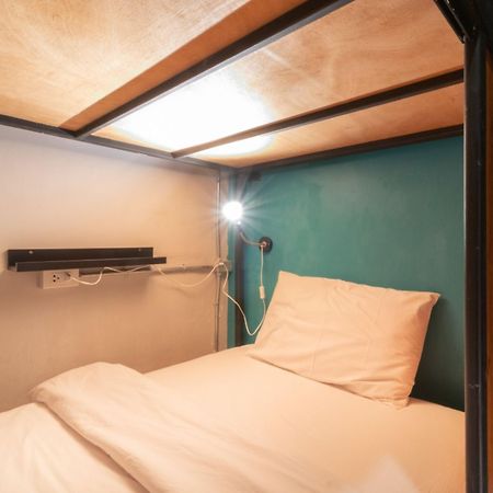 4SHARE Hostel Bangkok Exterior foto