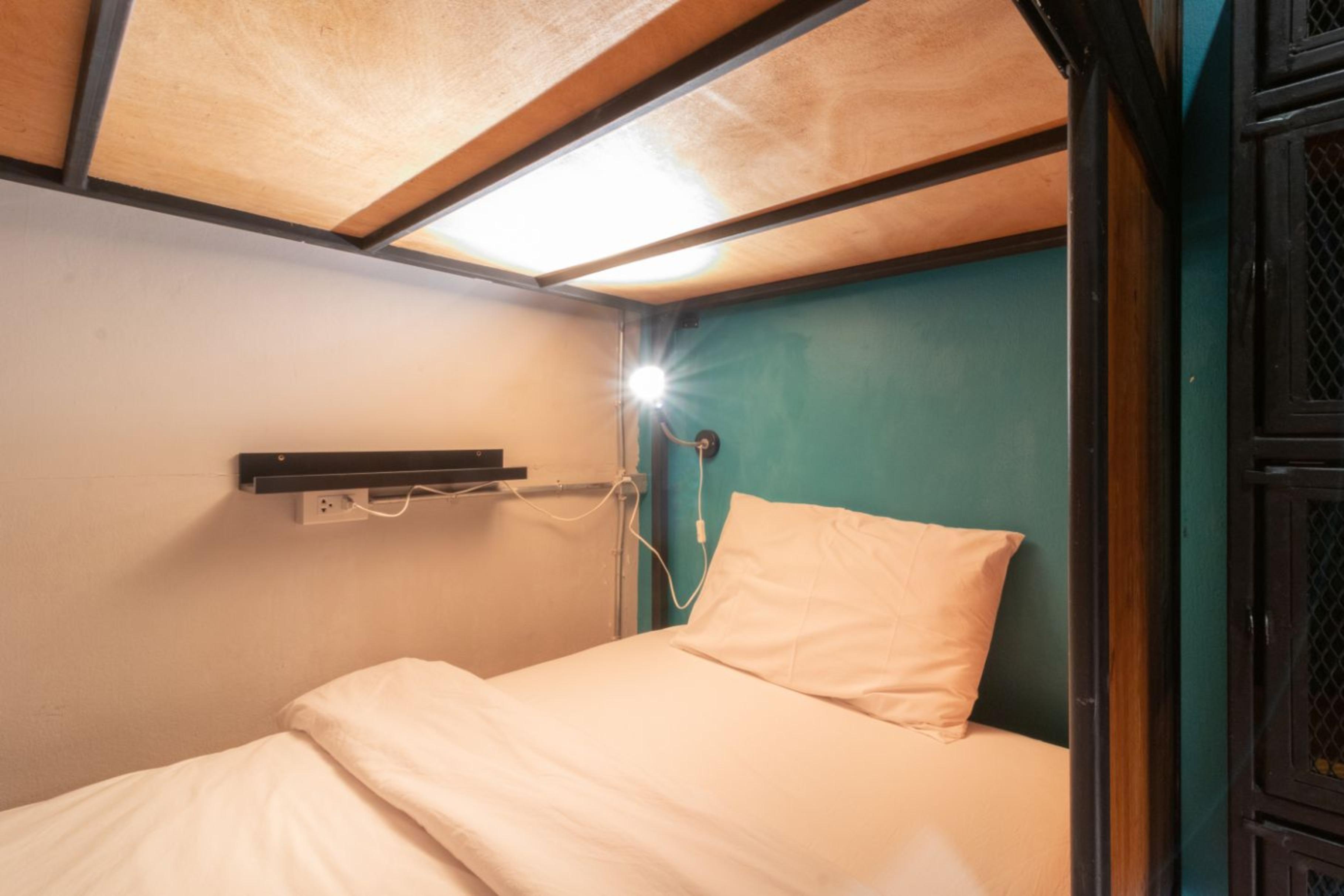 4SHARE Hostel Bangkok Exterior foto
